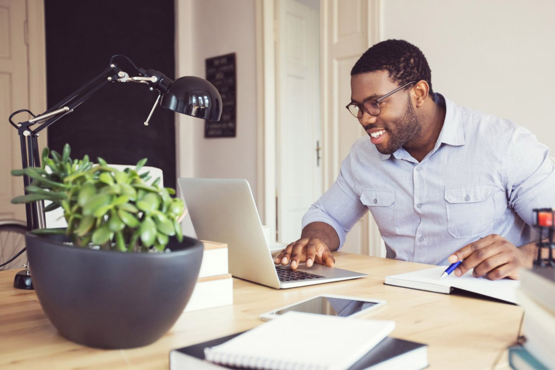 planten working from home with plants